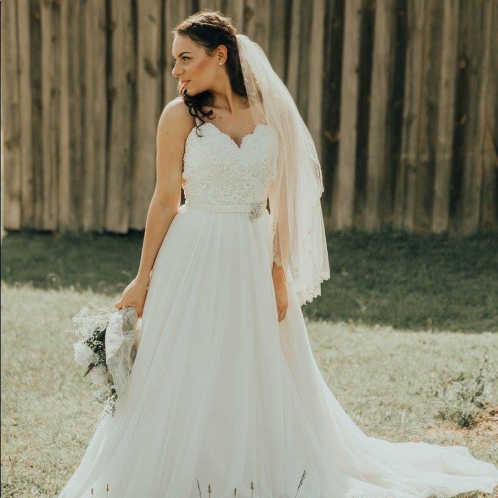 Gorgeous Wedding Gown
